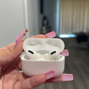 Apple White Wireless Earbuds